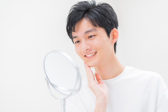 顔全体の印象を左右するヒゲと眉毛の正しい整え方